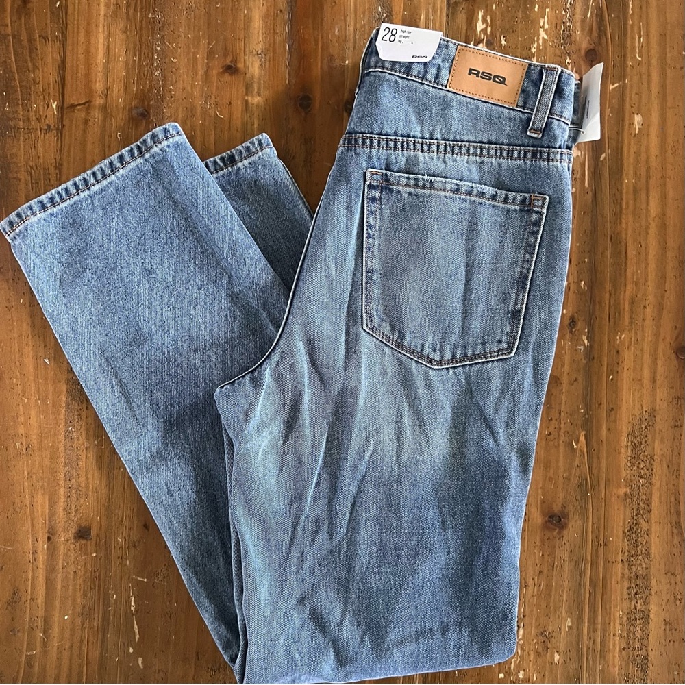 Rsq high rise straight leg distressed in the knee new w/tags size 28